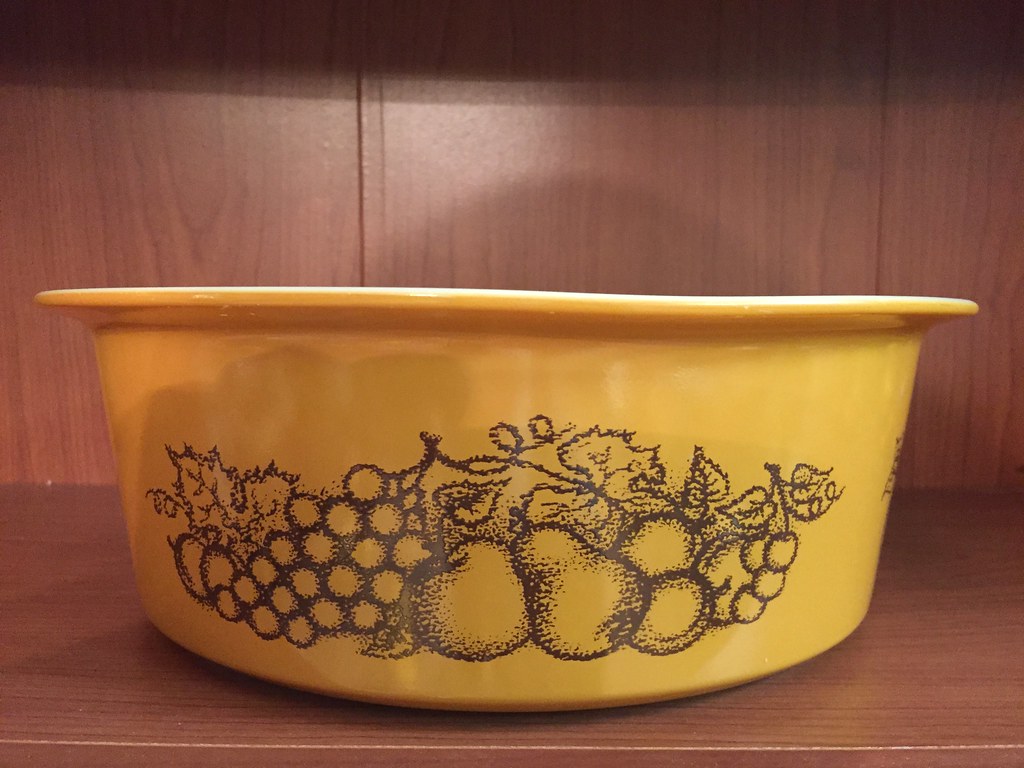 Vintage Pyrex old orchard