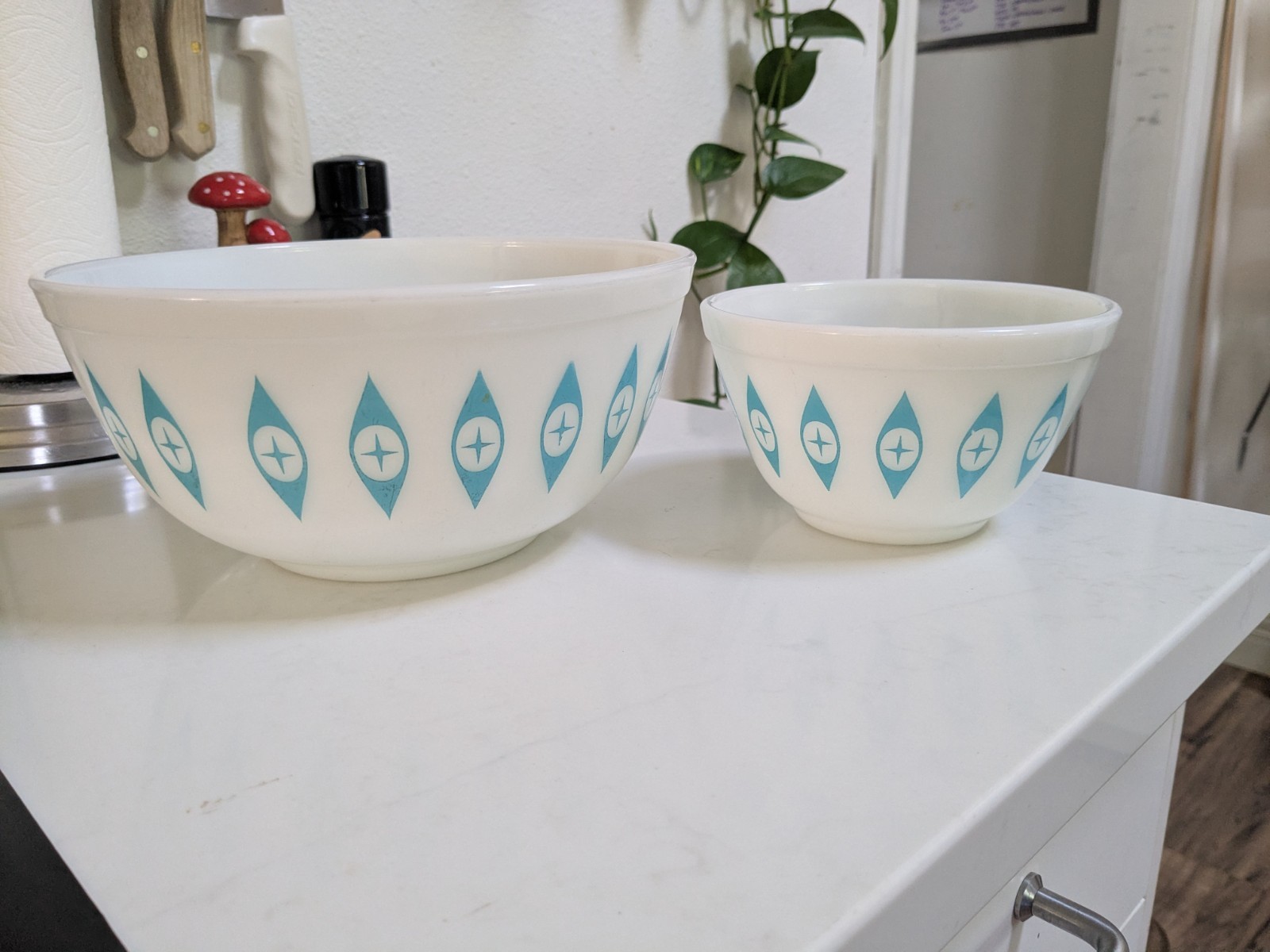 pyrex atomic eyes chip dip bowl