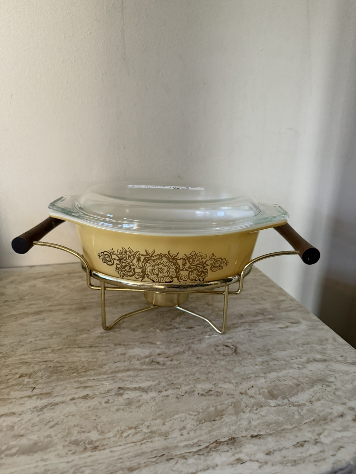 pyrex golden casserole cradle