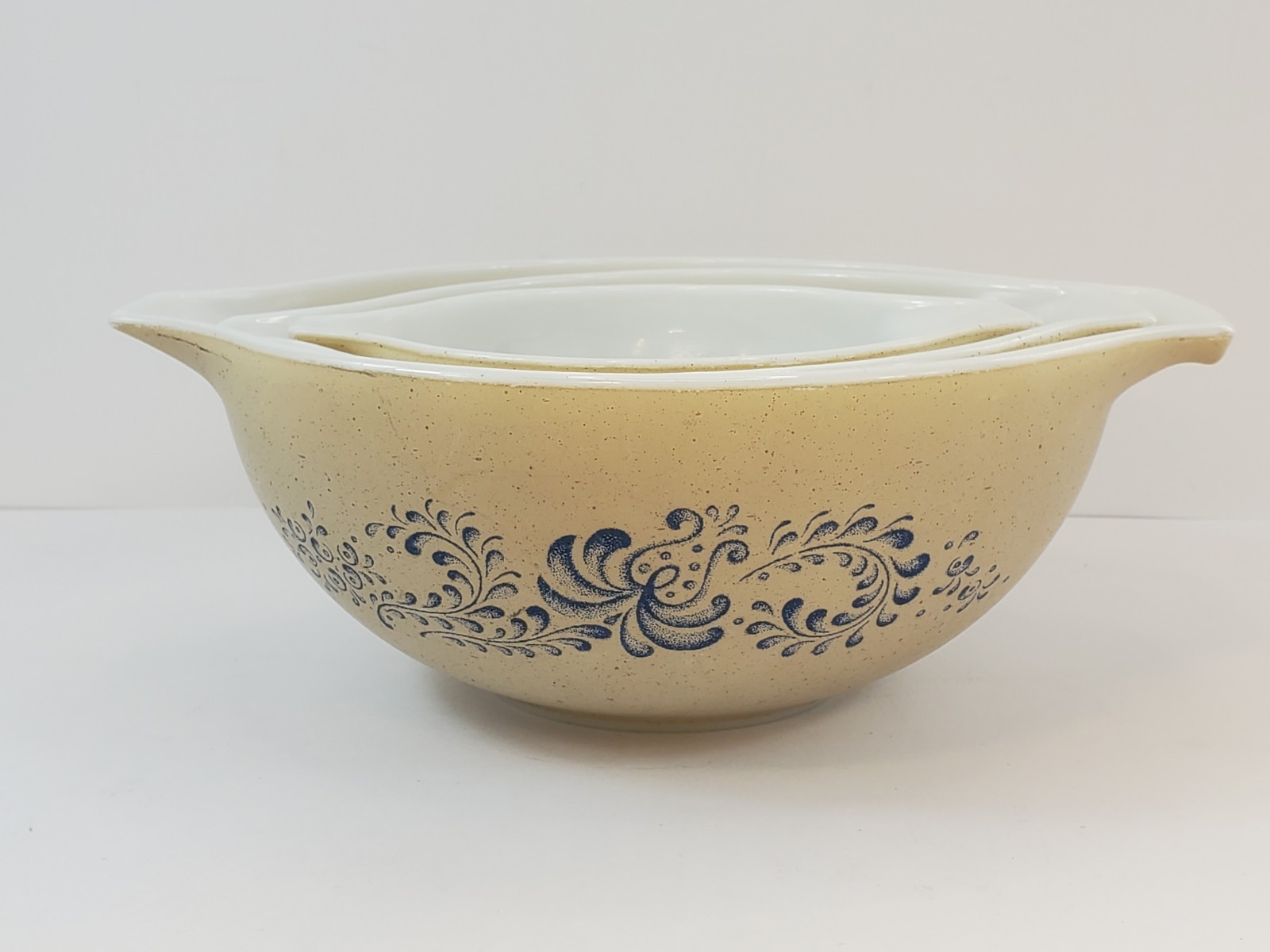 pyrex homestead cinderella bowl set