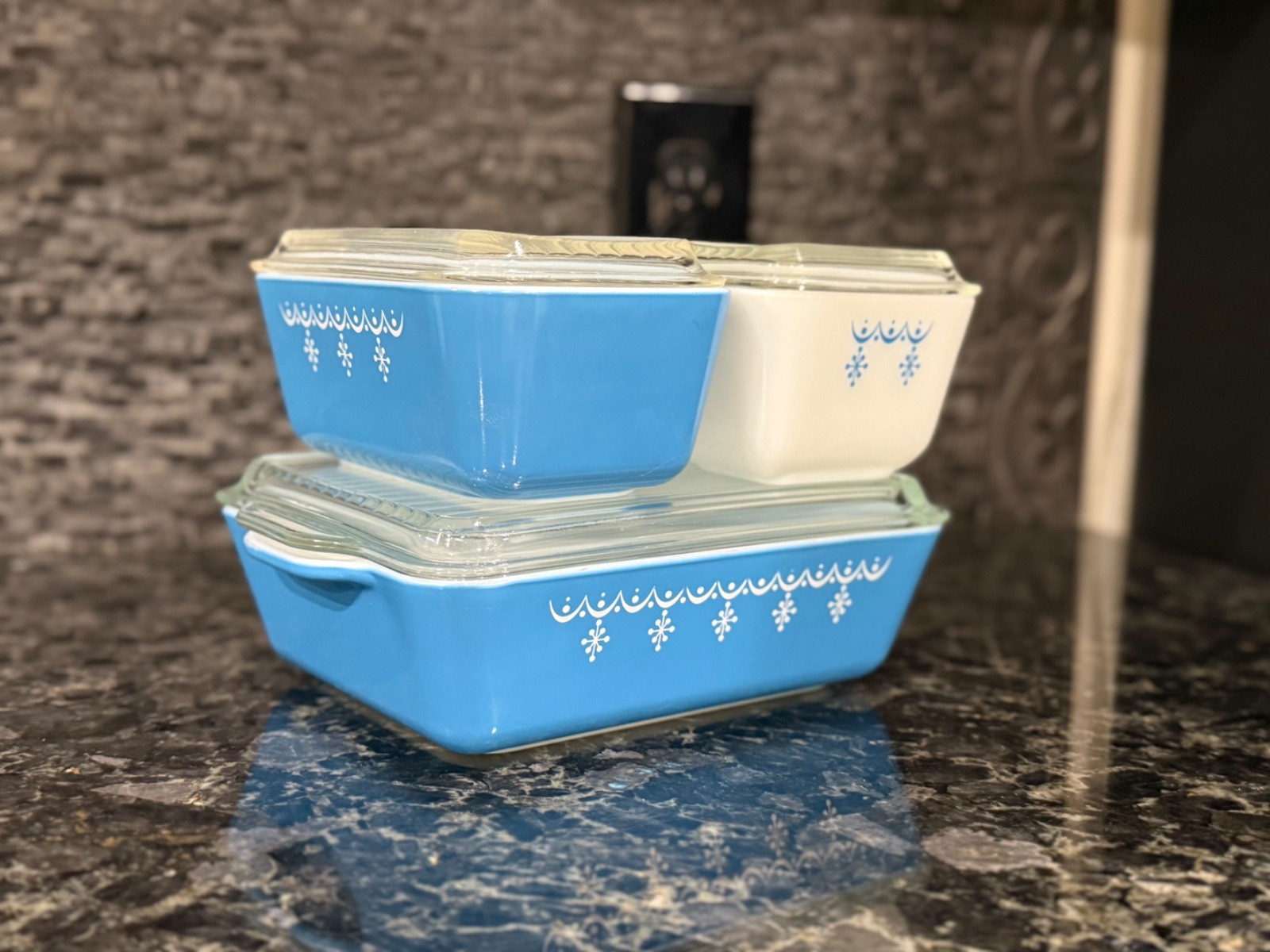 pyrex snowflake refrigerator dish