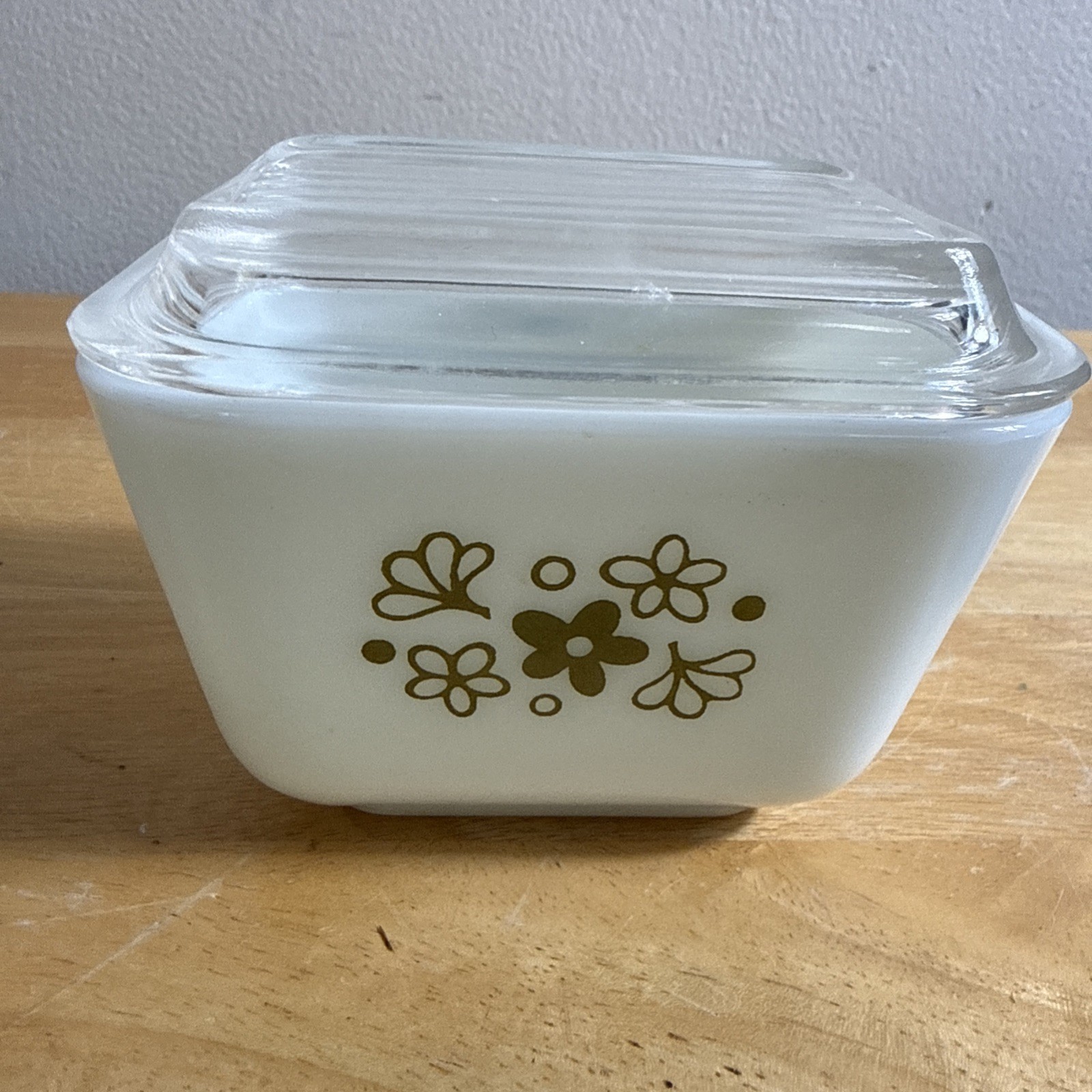 pyrex spring blossom green refrigerator dish