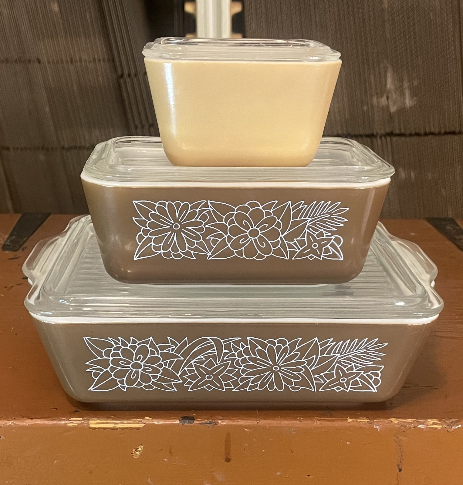 pyrex woodland refrigerator dish