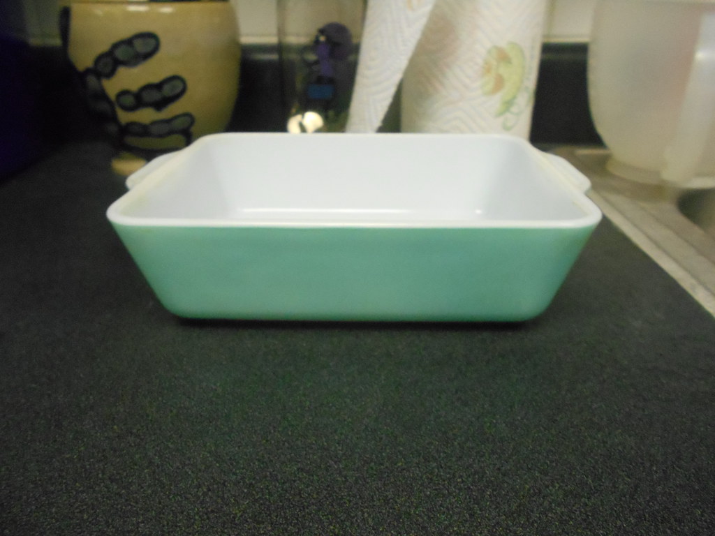 Vintage Pyrex turquoise solid